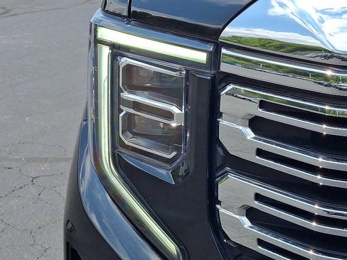 Used 2023 GMC Sierra 1500 Denali AWD/4WD image 9