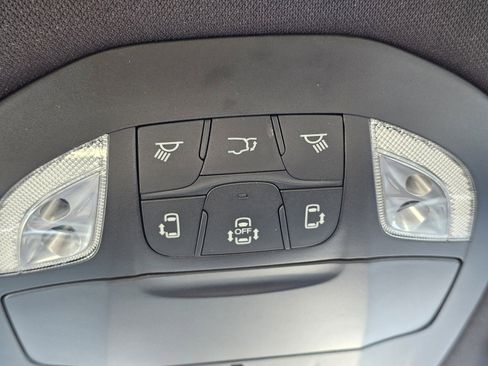 New 2026 Chrysler Pacifica Select image 21