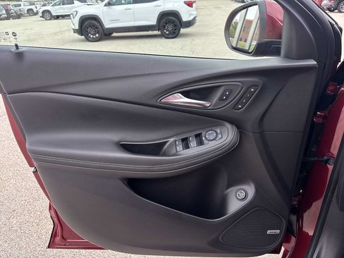 Used 2024 Buick Encore GX Avenir w/ Avenir Convenience Package FWD image 21