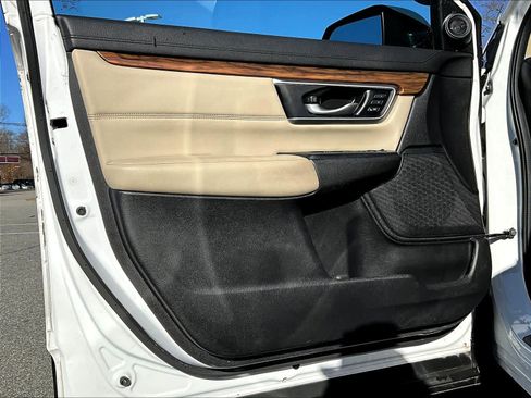 Used 2022 Honda CR-V Touring image 9