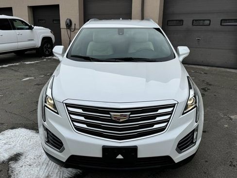Used 2018 Cadillac XT5 Base image 2