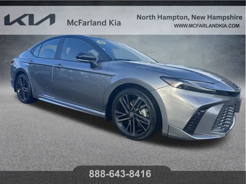 Used 2025 Toyota Camry Hybrid image 8