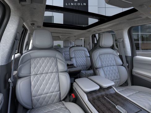 New 2026 Lincoln Navigator L Black Label image 10