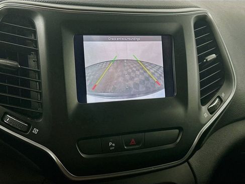 Used 2020 Jeep Cherokee Latitude Plus image 20