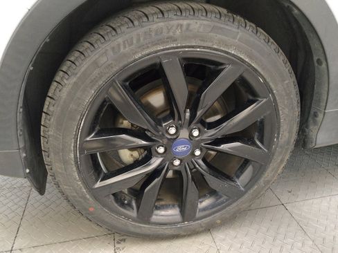 Used 2018 Ford Escape SE w/ SE Sport Appearance Package FWD image 31