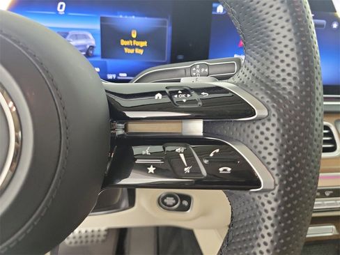 Used 2024 Mercedes-Benz GLS 450 4MATIC image 23