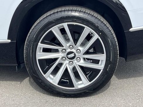 New 2026 Cadillac Vistiq Luxury image 13