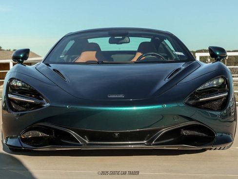 Used 2022 McLaren 720S Spider image 21