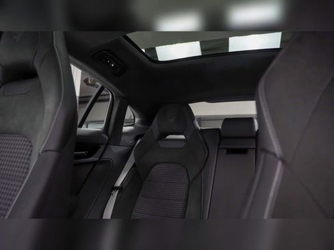 Certified 2025 Porsche Panamera 4 image 34