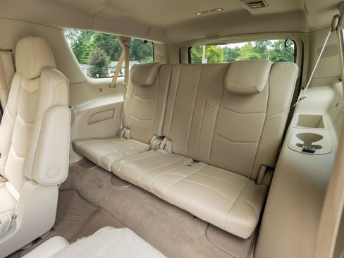 Used 2016 Cadillac Escalade ESV Premium AWD/4WD image 34