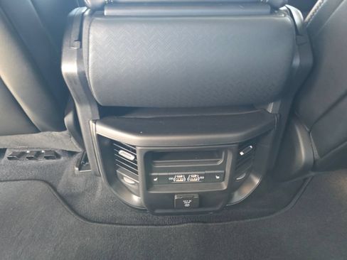 Used 2025 RAM 1500 Laramie AWD/4WD image 29