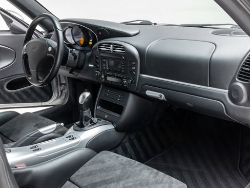 Used 2003 Porsche 911 GT2 RWD image 34