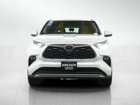 Used 2026 Toyota Highlander Platinum AWD/4WD image 8