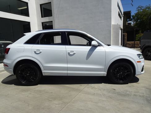 Used 2016 Audi Q3 2.0T Premium Plus w/ Technology Package FWD image 8