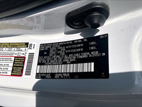 Used 2021 Toyota Sienna Limited image 36