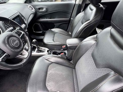 Used 2018 Jeep Compass Latitude w/ Popular Equipment Group AWD/4WD image 28