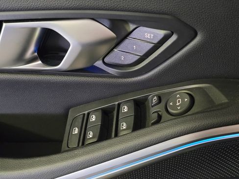 Used 2025 BMW 330i xDrive Sedan w/ M Sport Package image 9