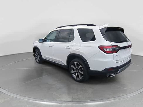 Used 2023 Honda Pilot Elite image 6