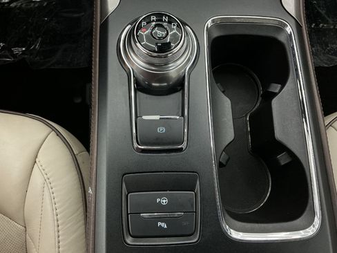 Used 2017 Ford Fusion Platinum FWD image 36