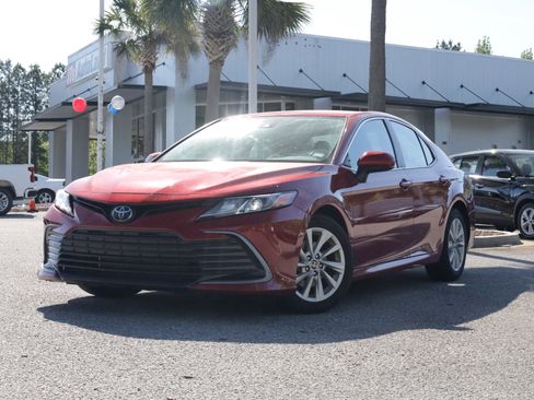 Used 2024 Toyota Camry LE image 1