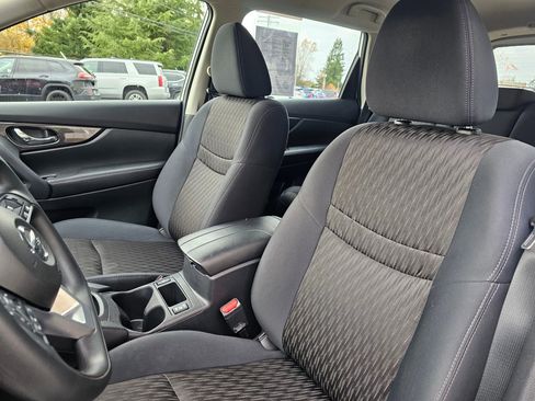 Used 2017 Nissan Rogue S image 19