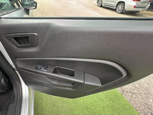 Used 2018 Ford Fiesta SE FWD image 21