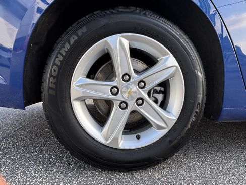 Used 2023 Chevrolet Malibu LT FWD image 7