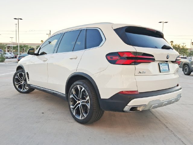 Used 2024 BMW X5 xDrive40i w/ Premium Package AWD/4WD image 5