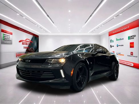 Used 2017 Chevrolet Camaro LT image 4