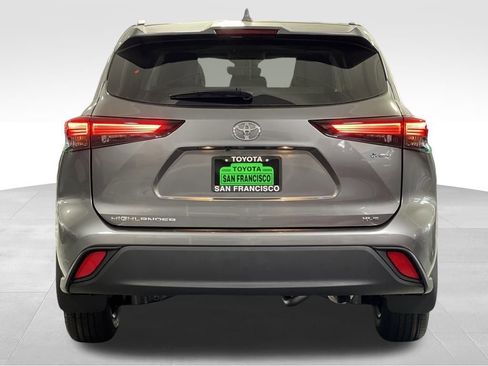 New 2026 Toyota Highlander XLE image 4