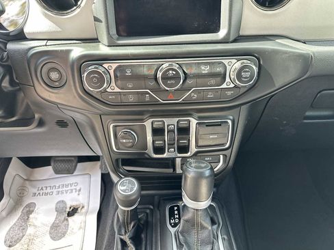 Used 2022 Jeep Wrangler Unlimited Sahara image 21