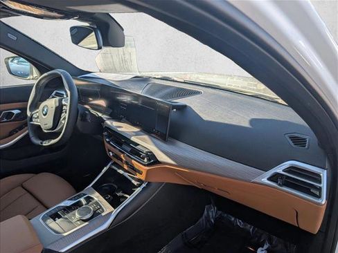 Used 2025 BMW 330i Sedan w/ Premium Package image 22