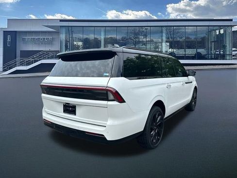 New 2026 Lincoln Navigator L Black Label AWD/4WD image 8