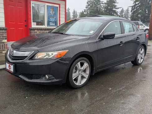Used 2014 Acura ILX w/ Technology Package image 2