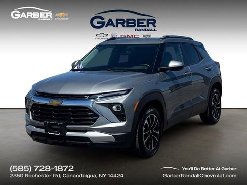 Used 2024 Chevrolet TrailBlazer LT w/ LT Cold Weather Package FWD image 1