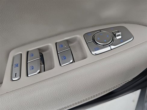 Used 2021 Genesis G70 2.0T image 33