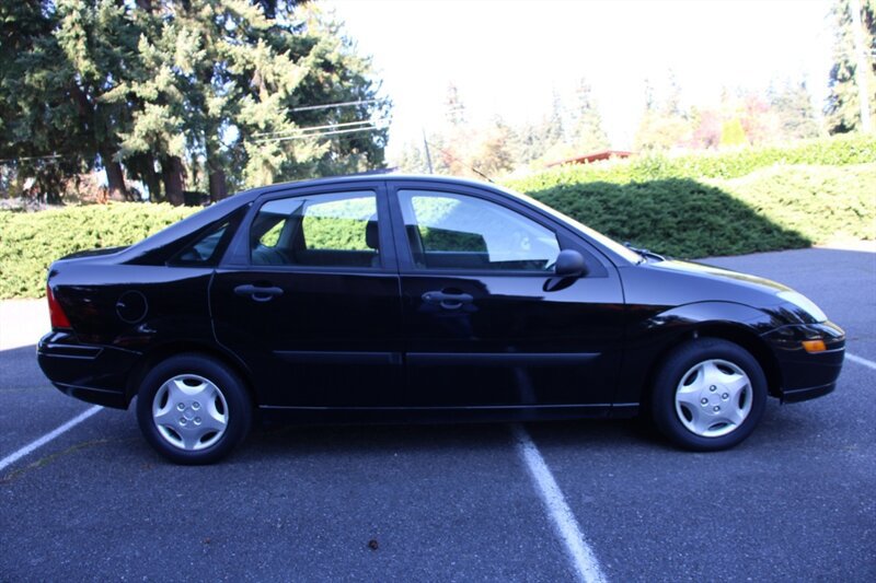 Used 2002 Ford Focus LX FWD image 11