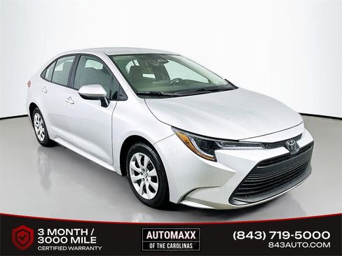Used 2025 Toyota Corolla LE image 1