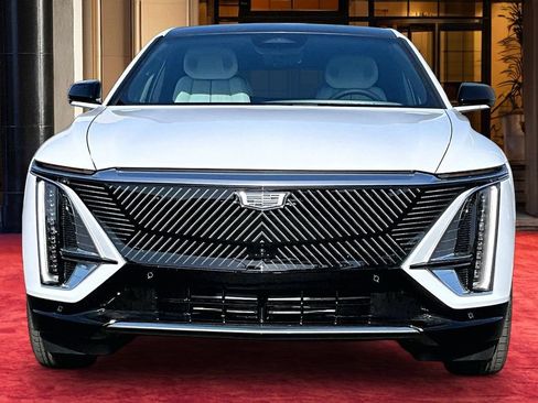 New 2026 Cadillac Lyriq Premium Luxury w/ LPO, Floor Liner Package AWD/4WD image 3