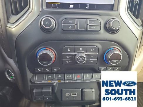 Used 2019 Chevrolet Silverado 1500 LTZ w/ LTZ Plus Package image 17