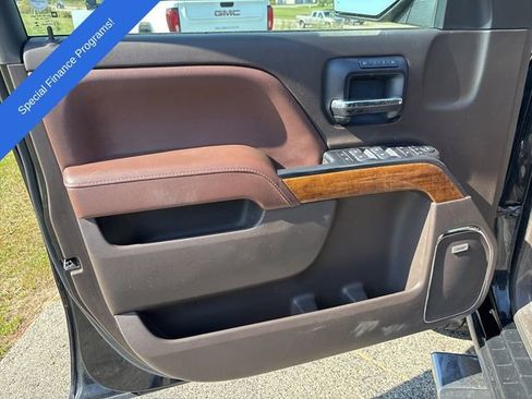 Used 2014 Chevrolet Silverado 1500 High Country image 18