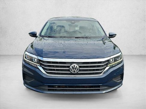 Used 2022 Volkswagen Passat 2.0T SE FWD image 2