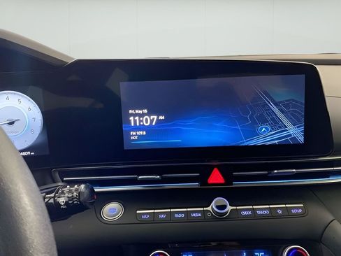 Used 2024 Hyundai Elantra SEL FWD image 44