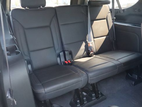 Used 2023 Chevrolet Suburban High Country AWD/4WD image 31