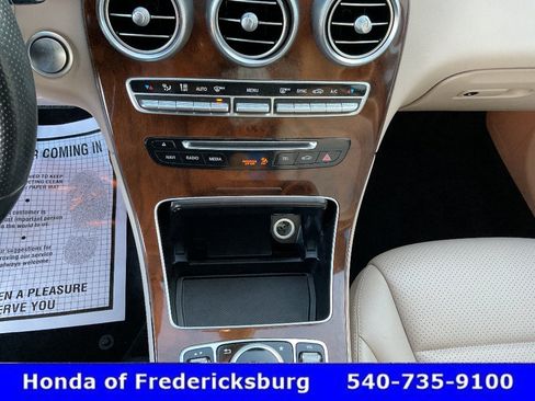 Used 2018 Mercedes-Benz GLC 300 4MATIC image 40