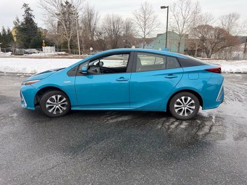 Used 2021 Toyota Prius Prime Limited image 4