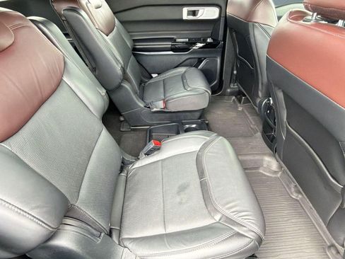 Used 2021 Ford Explorer Platinum w/ Equipment Group 601A AWD/4WD image 32
