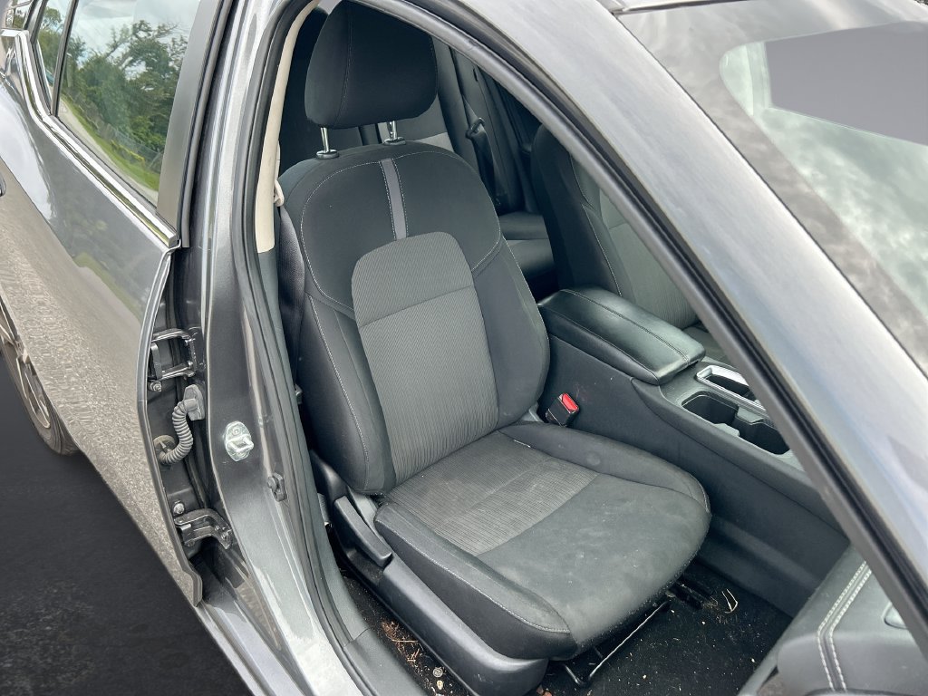 Used 2024 Nissan Sentra SV FWD image 30