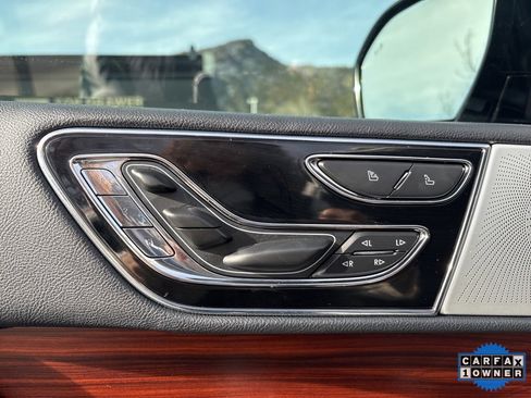 Used 2024 Lincoln Navigator Reserve image 15