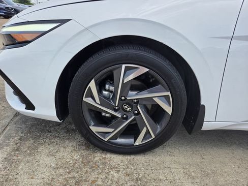 Used 2024 Hyundai Elantra SEL w/ Convenience Package FWD image 28